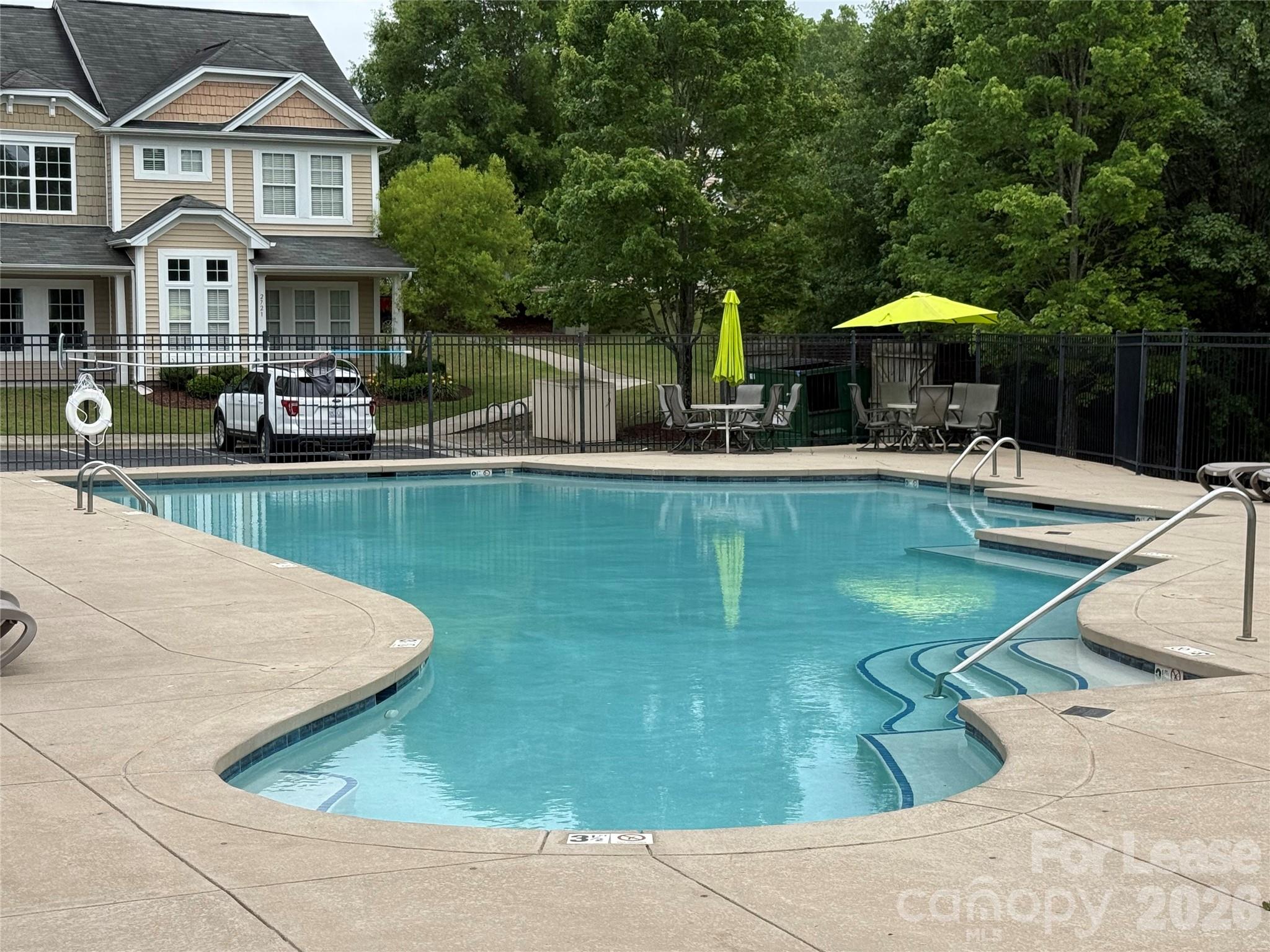 734 Lumber Lane Charlotte NC 28214