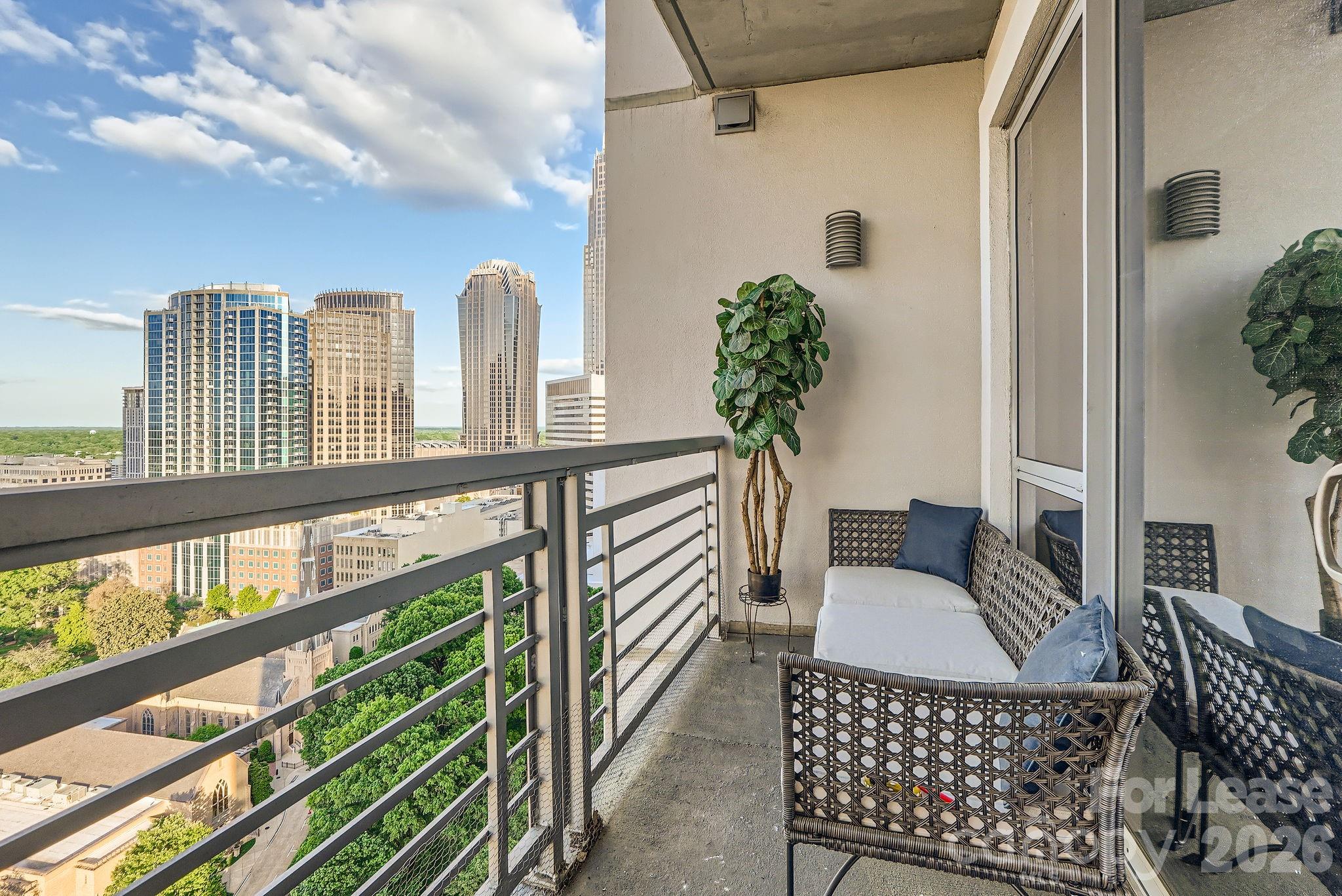 333 W Trade Street W Charlotte NC 28202