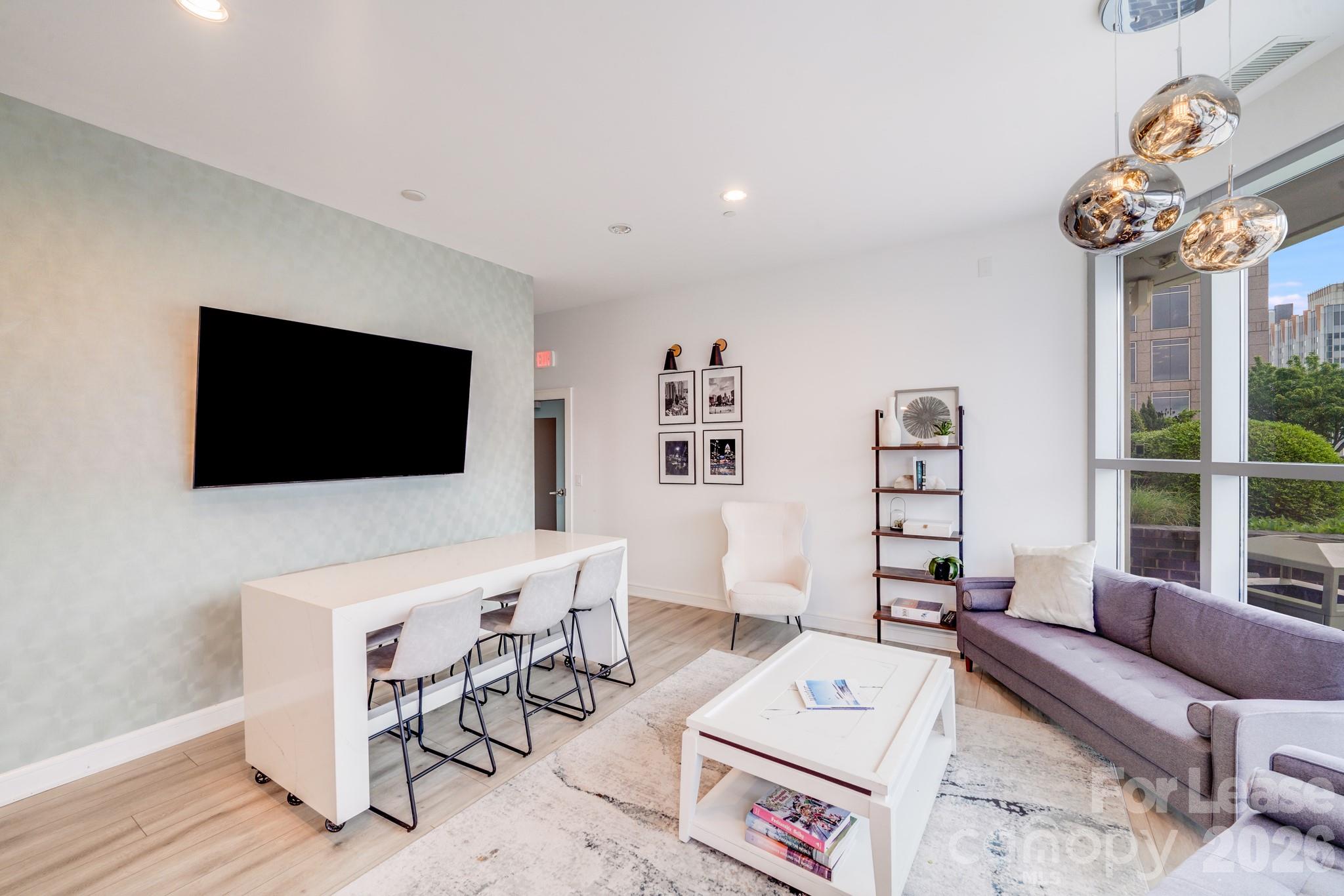 333 W Trade Street W Charlotte NC 28202
