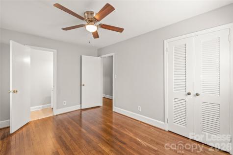 4914 Kistler Avenue Charlotte NC 28205