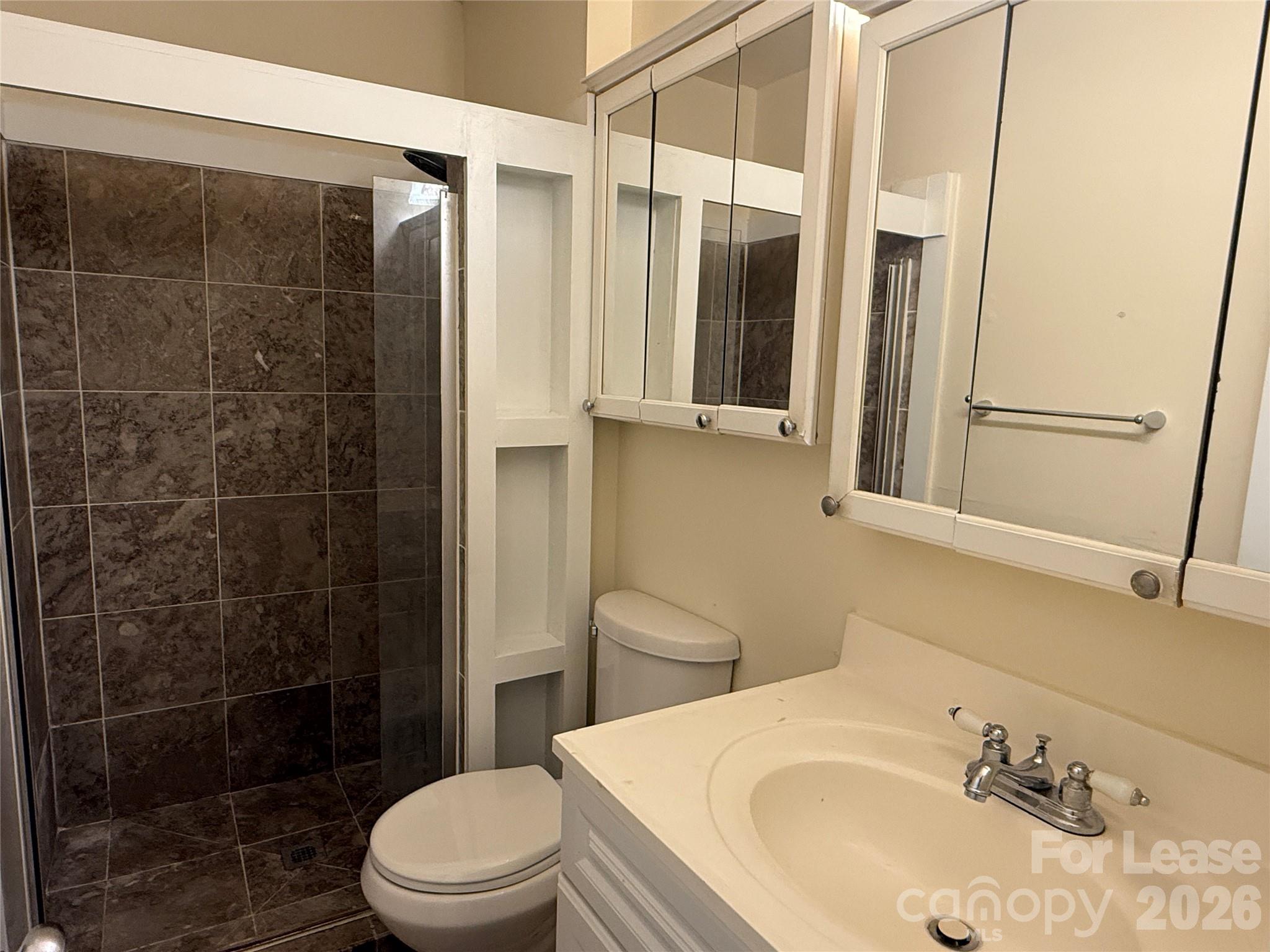 6341 Round Hill Road Charlotte NC 28211