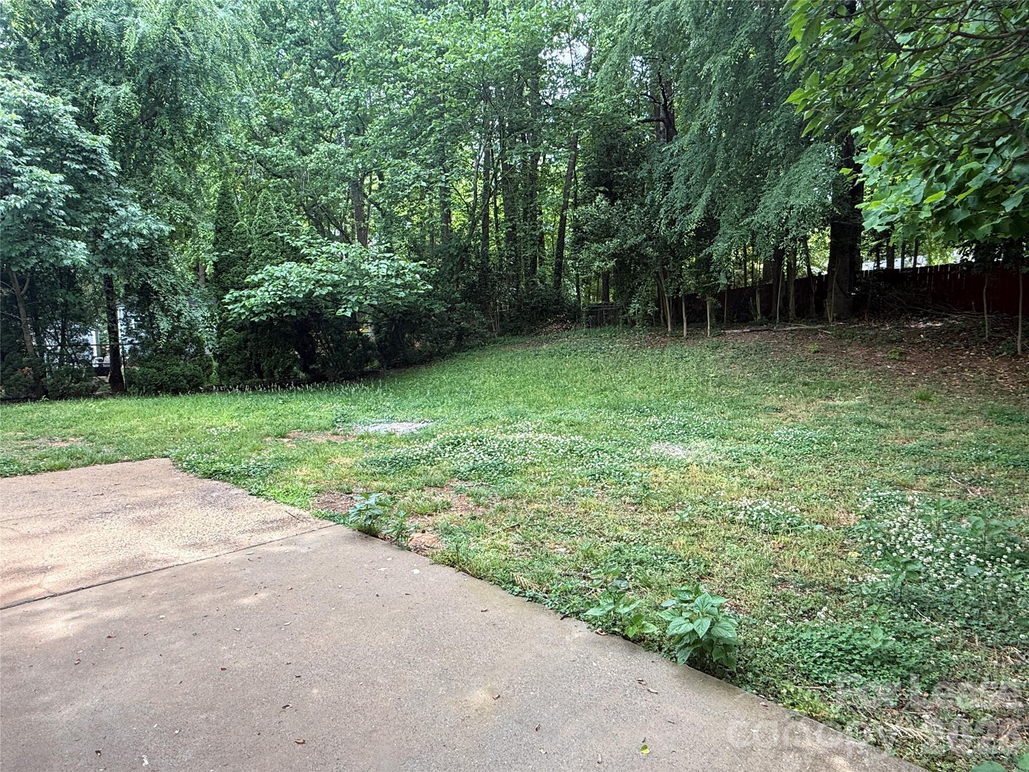 6341 Round Hill Road Charlotte NC 28211