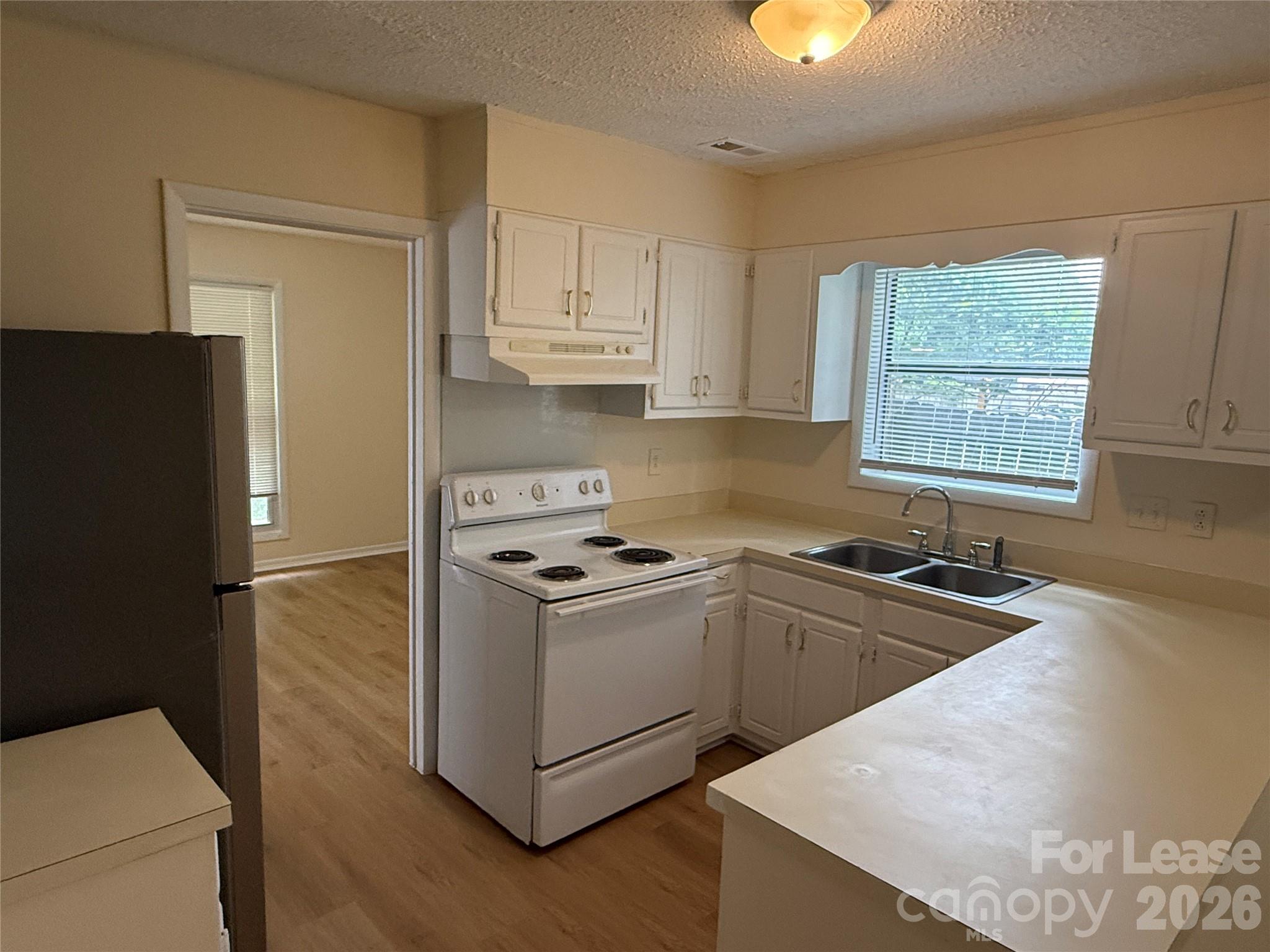 6341 Round Hill Road Charlotte NC 28211