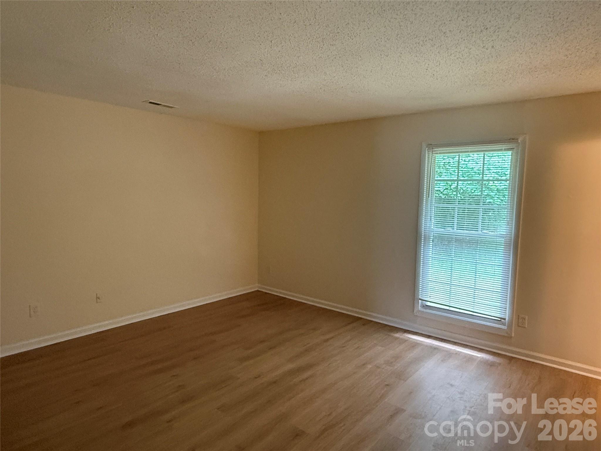6341 Round Hill Road Charlotte NC 28211