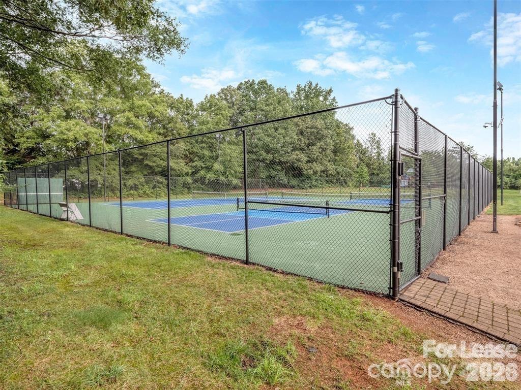 8715 Parkchester Drive Charlotte NC 28277