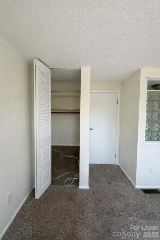 9432 Lexington Circle Charlotte NC 28213