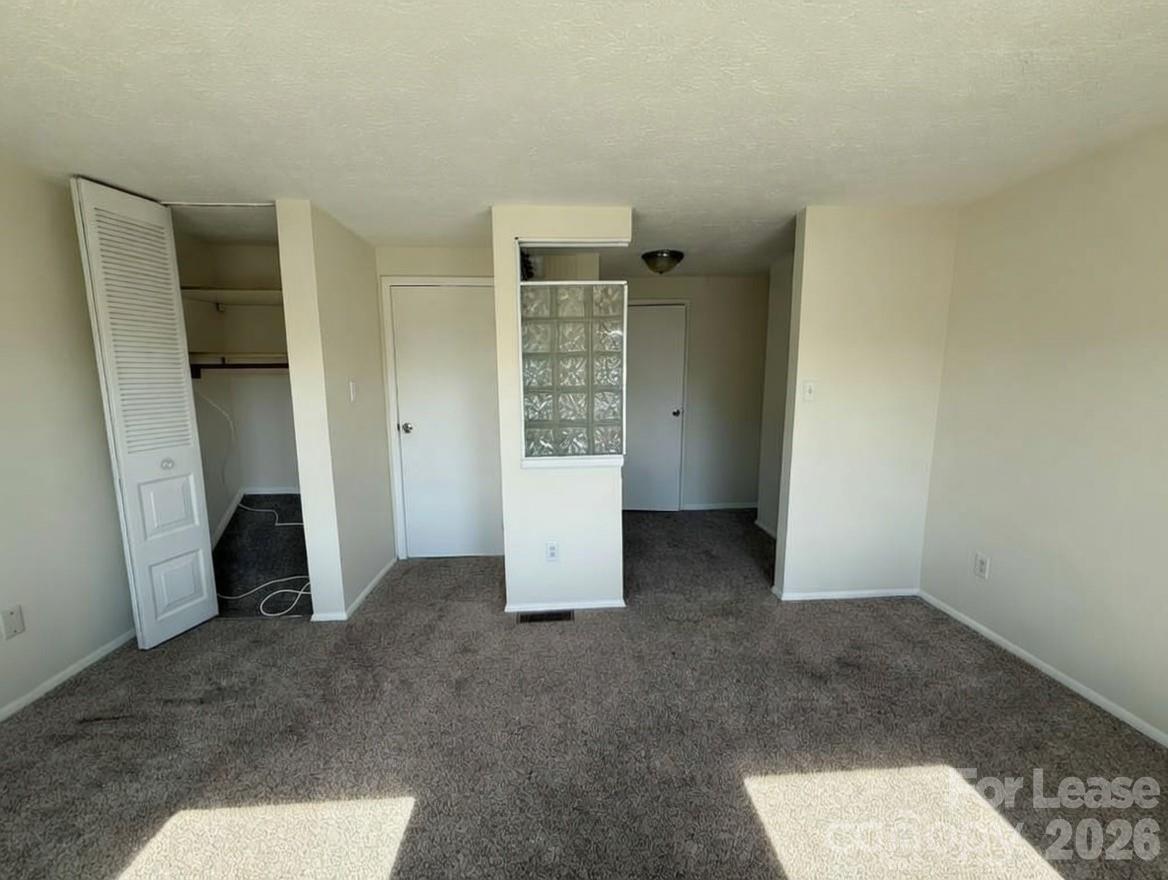 9432 Lexington Circle Charlotte NC 28213