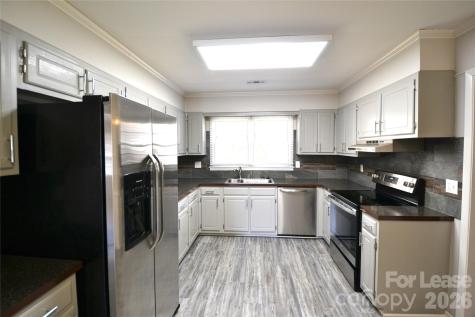 100 Old Farm Court Matthews NC 28104