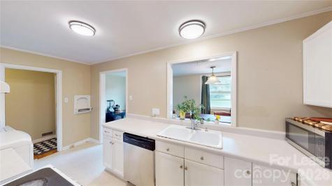 1136 E Woodlawn Road Charlotte NC 28209