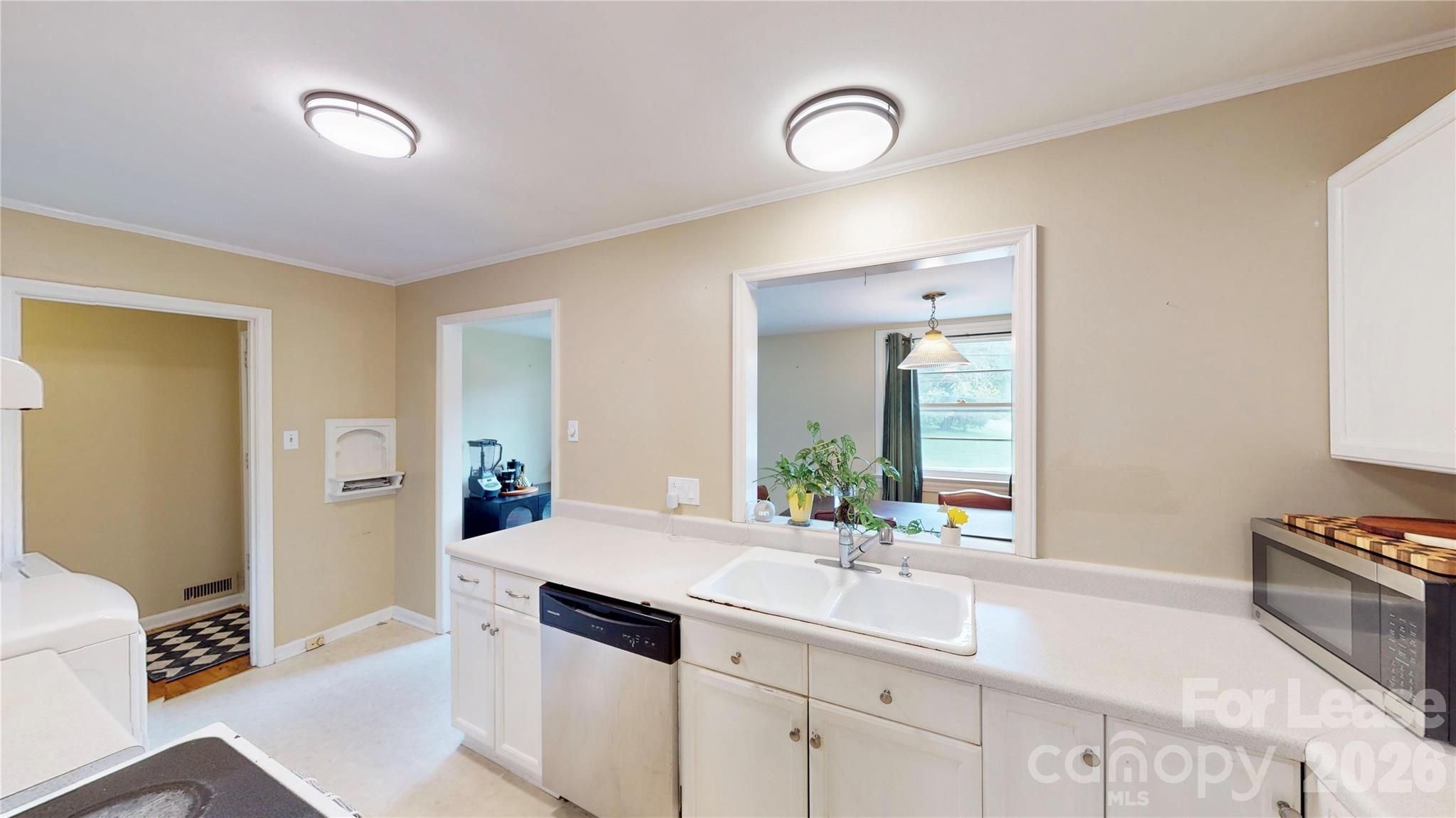 1136 E Woodlawn Road Charlotte NC 28209