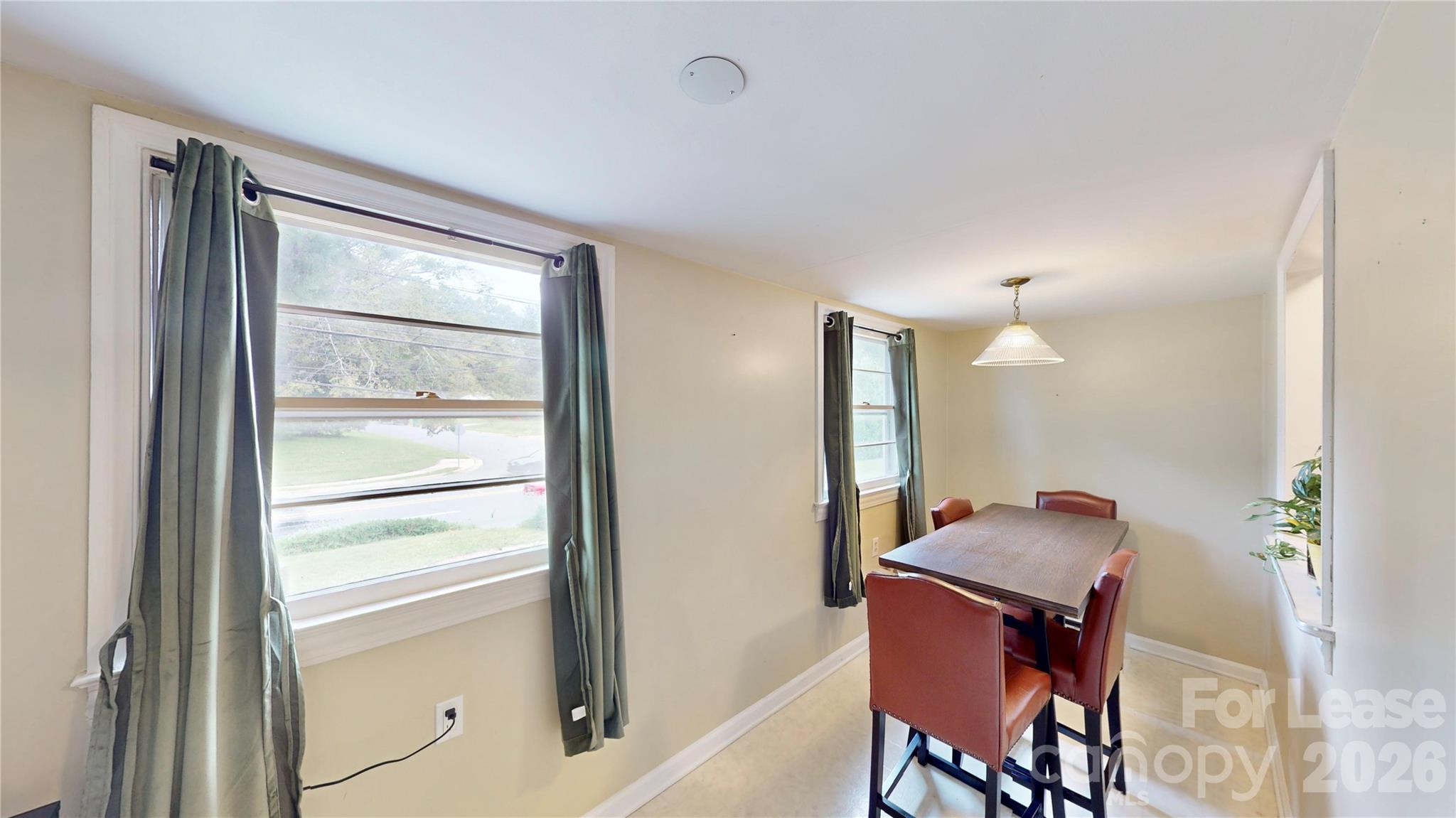 1136 E Woodlawn Road Charlotte NC 28209