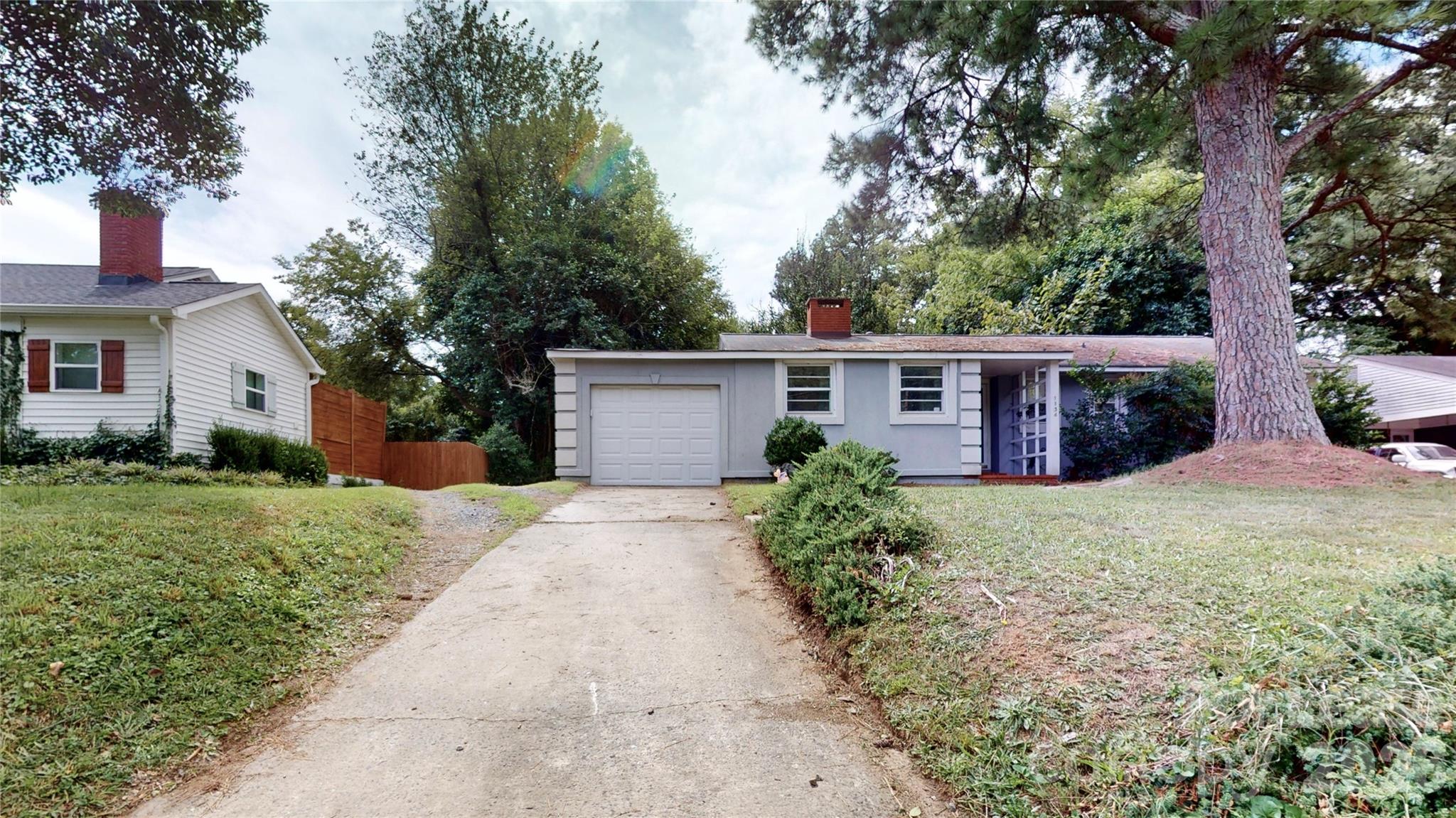 1136 E Woodlawn Road Charlotte NC 28209