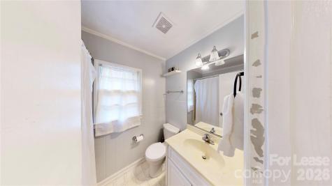 1136 E Woodlawn Road Charlotte NC 28209