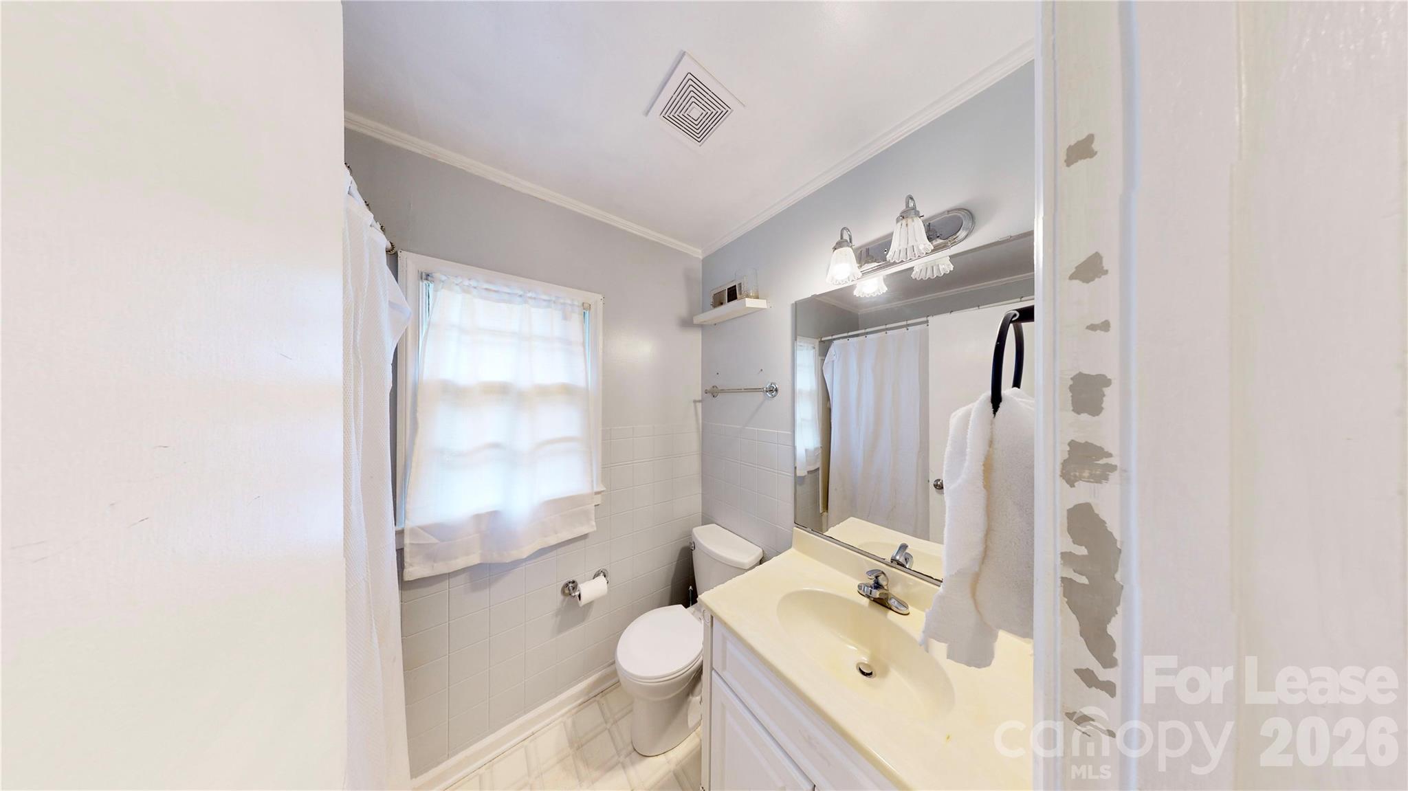 1136 E Woodlawn Road Charlotte NC 28209