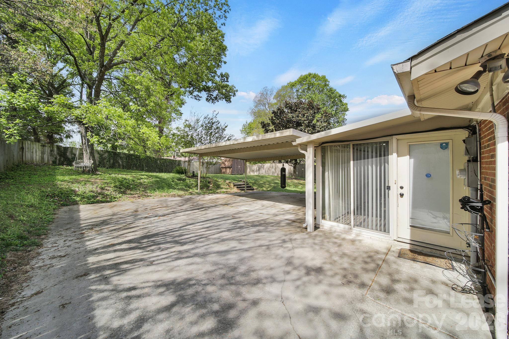 1424 Standish Place Charlotte NC 28216
