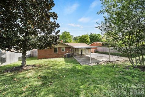 1424 Standish Place Charlotte NC 28216