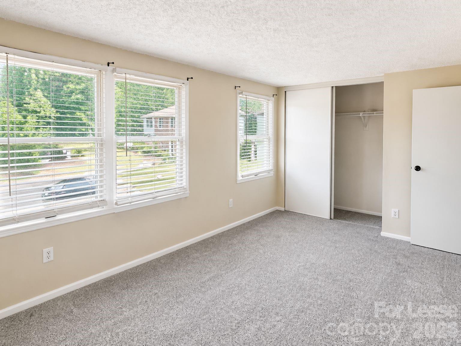 9456 Lexington Circle Charlotte NC 28213