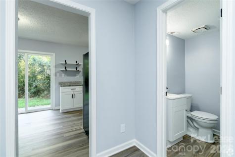 300 E Charlotte Avenue Mount Holly NC 28120