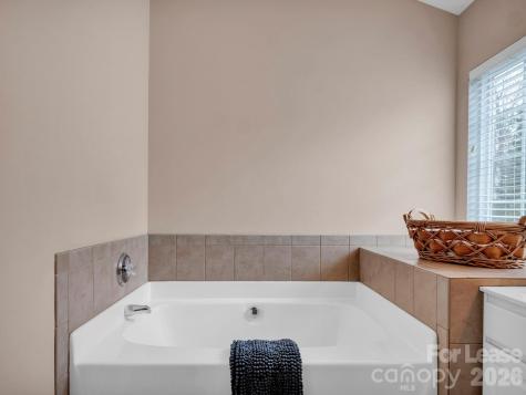 1401 Hammond Drive Matthews NC 28104