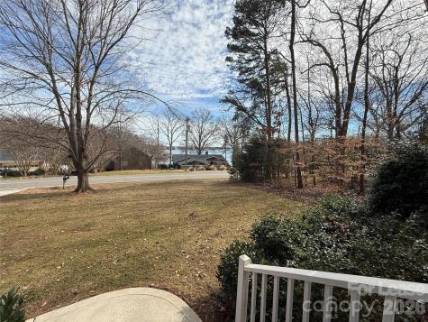 3993 Lake Shore Road S Denver NC 28037