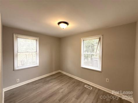 1142 Mona Drive Charlotte NC 28206