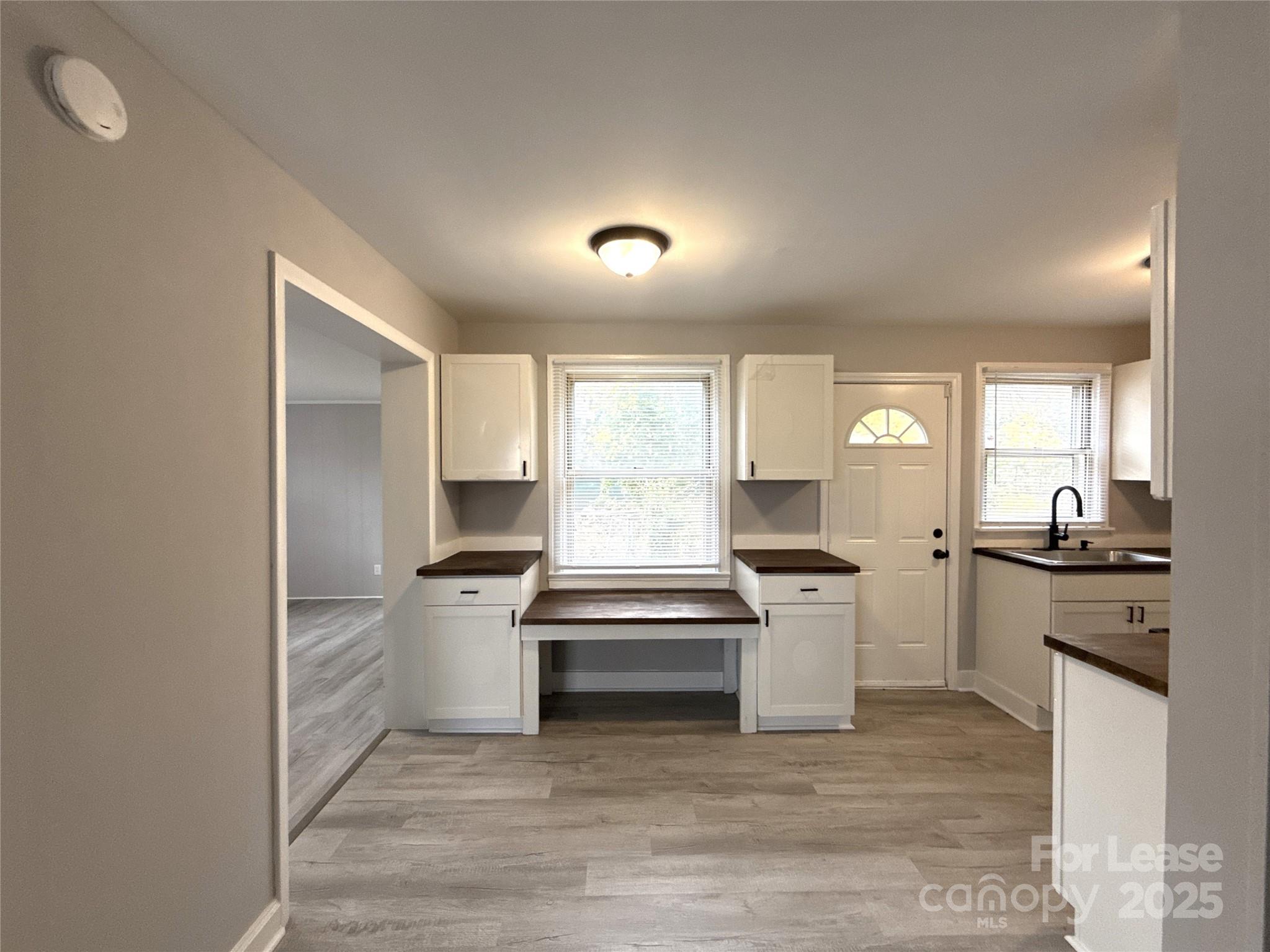 1142 Mona Drive Charlotte NC 28206