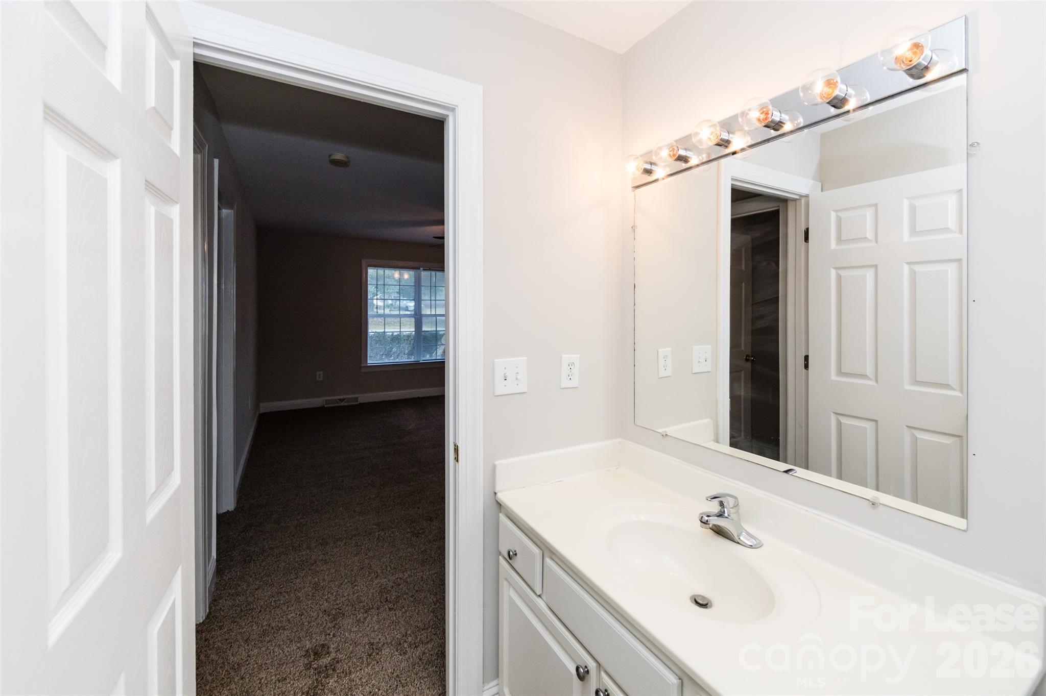 814 King Arthur Drive Gastonia NC 28056