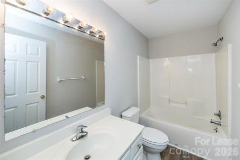 814 King Arthur Drive Gastonia NC 28056