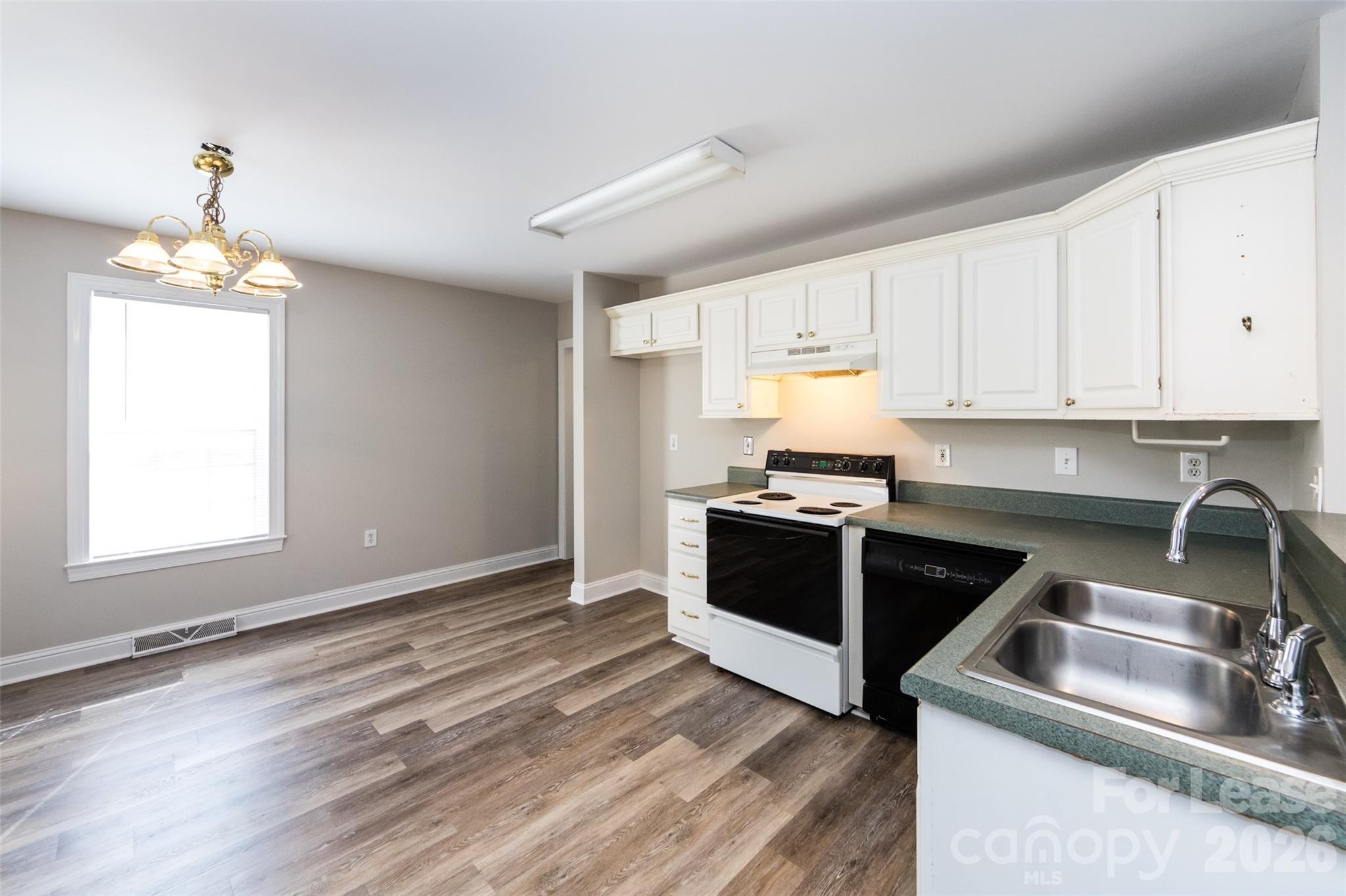 814 King Arthur Drive Gastonia NC 28056