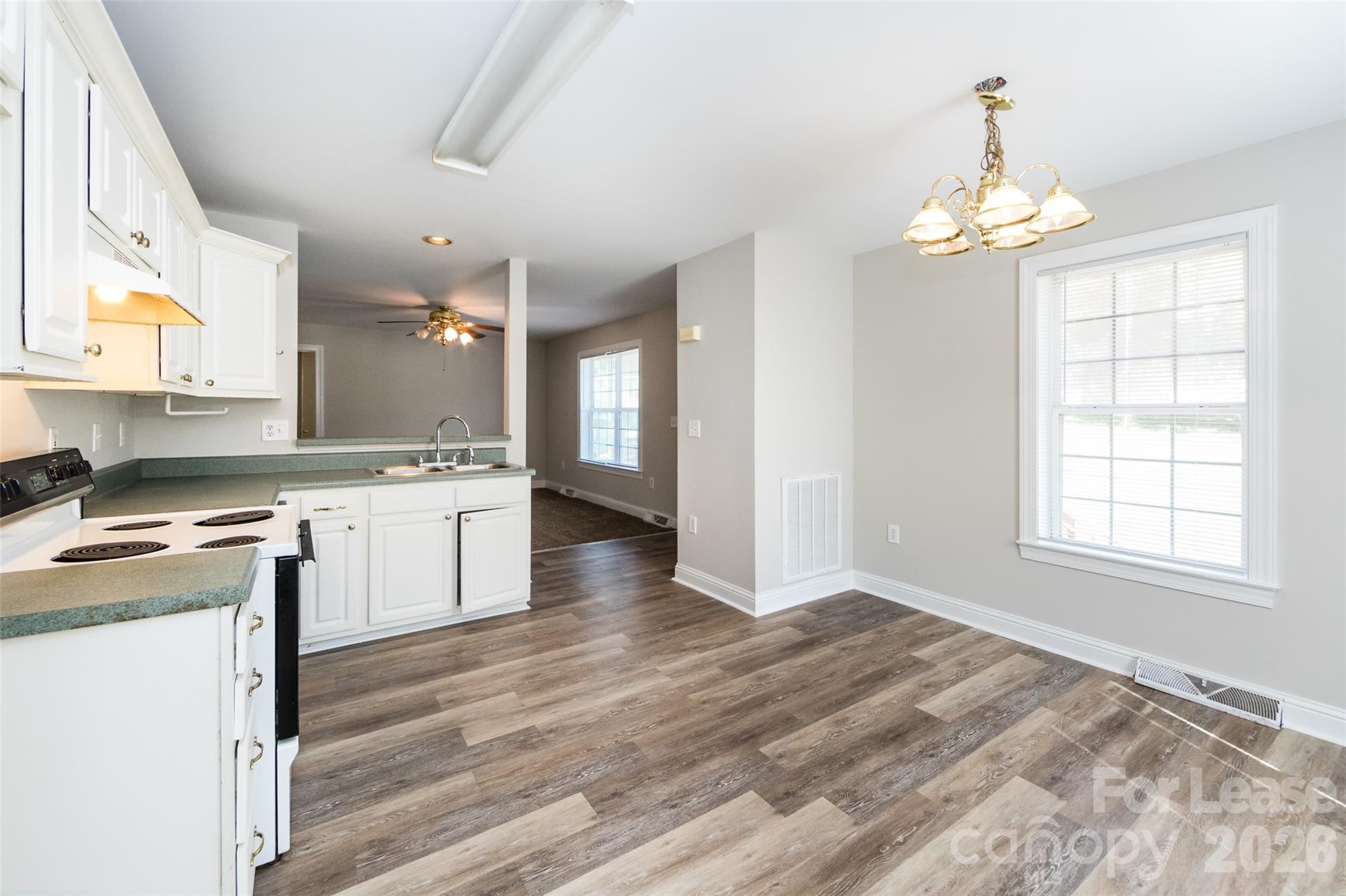 814 King Arthur Drive Gastonia NC 28056