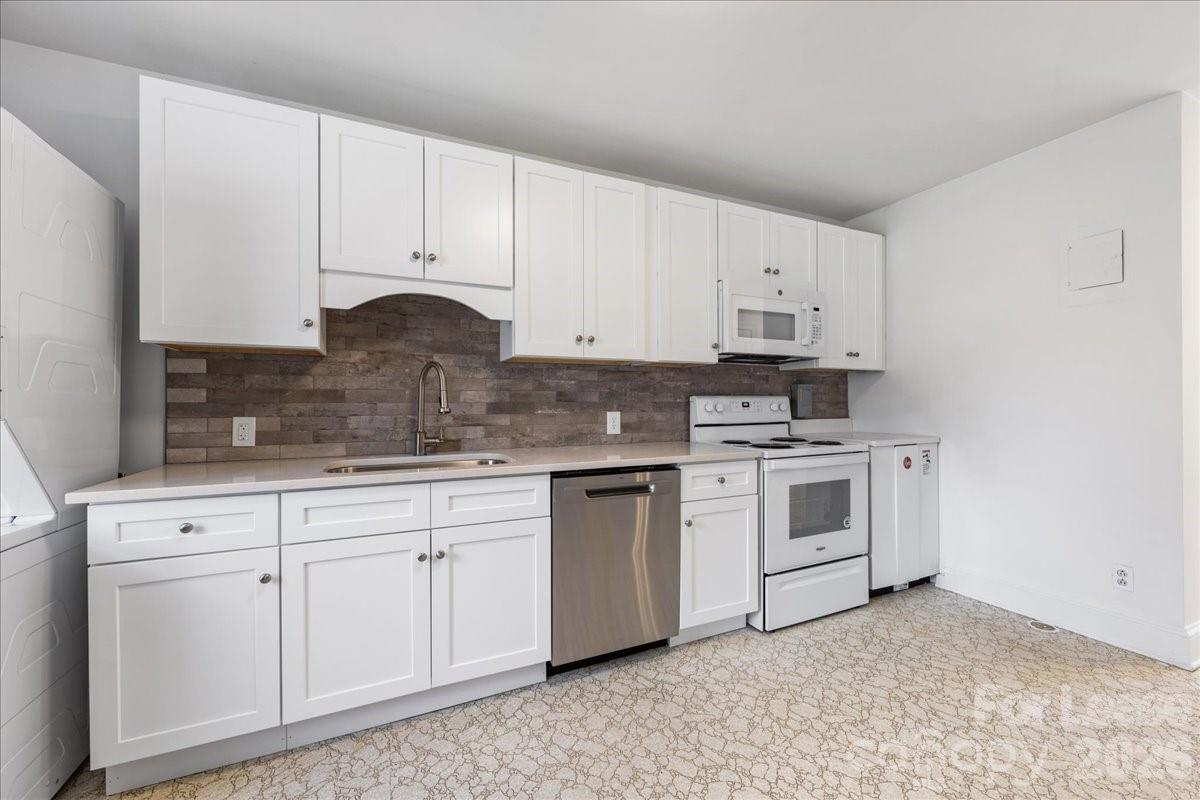 5711 Oak Drive Charlotte NC 28216