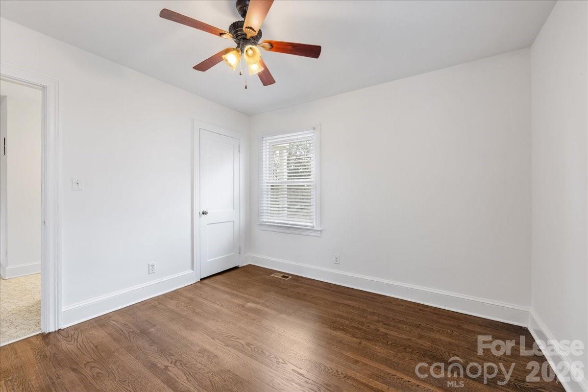 5711 Oak Drive Charlotte NC 28216