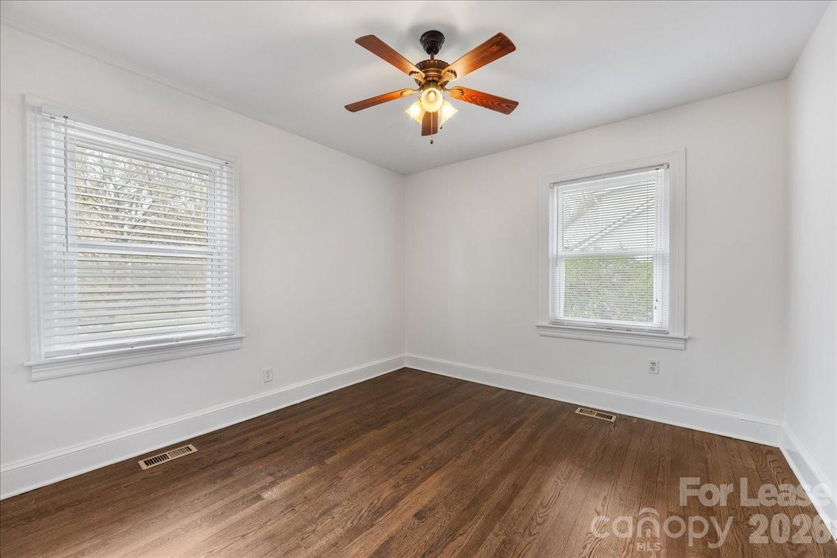 5711 Oak Drive Charlotte NC 28216
