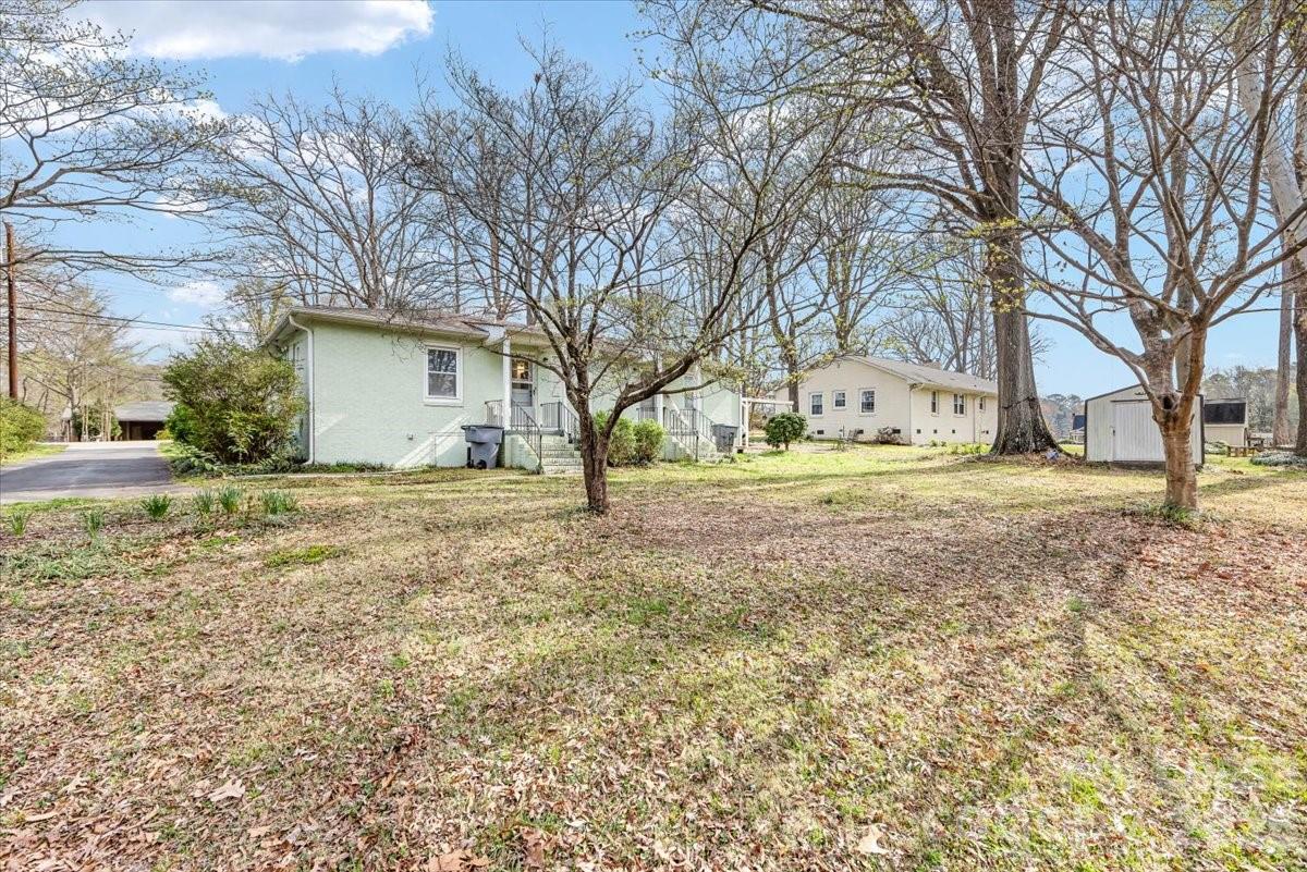 5711 Oak Drive Charlotte NC 28216