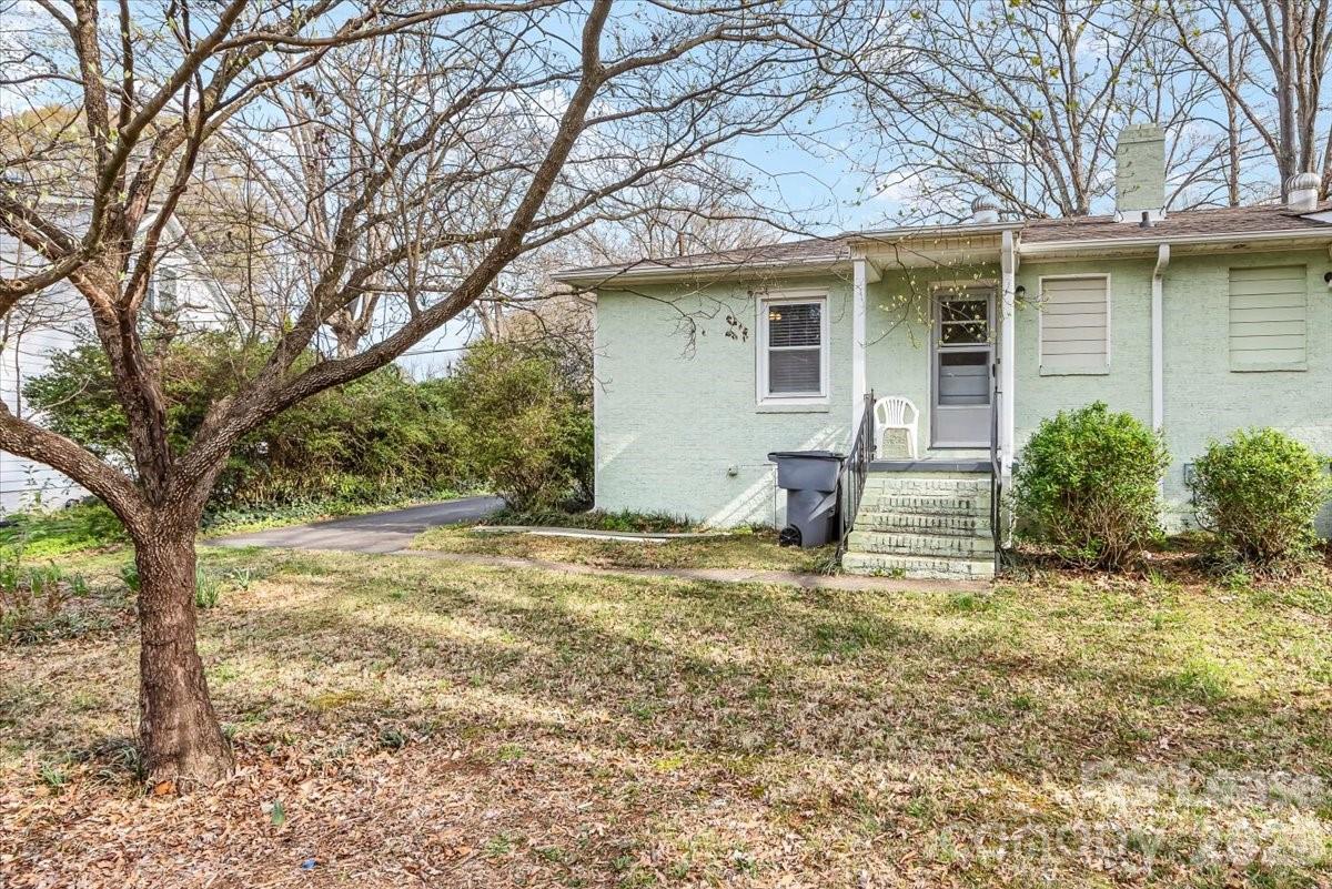 5711 Oak Drive Charlotte NC 28216