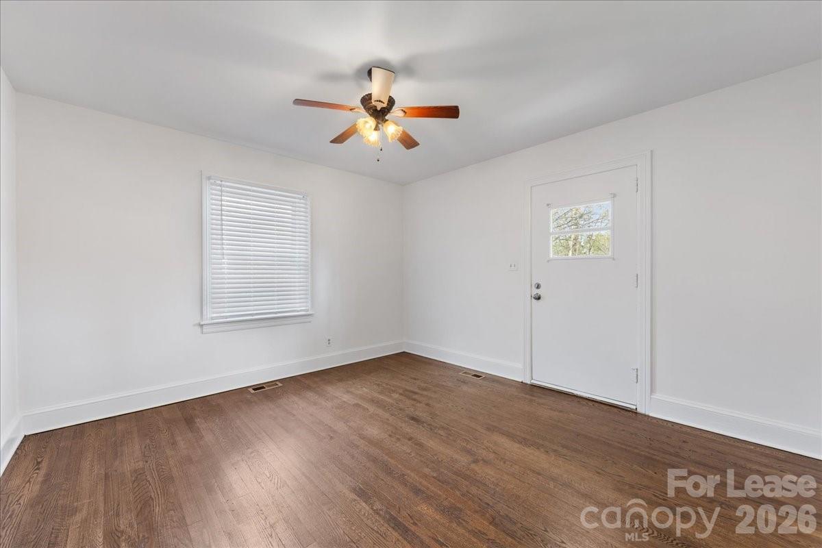5711 Oak Drive Charlotte NC 28216