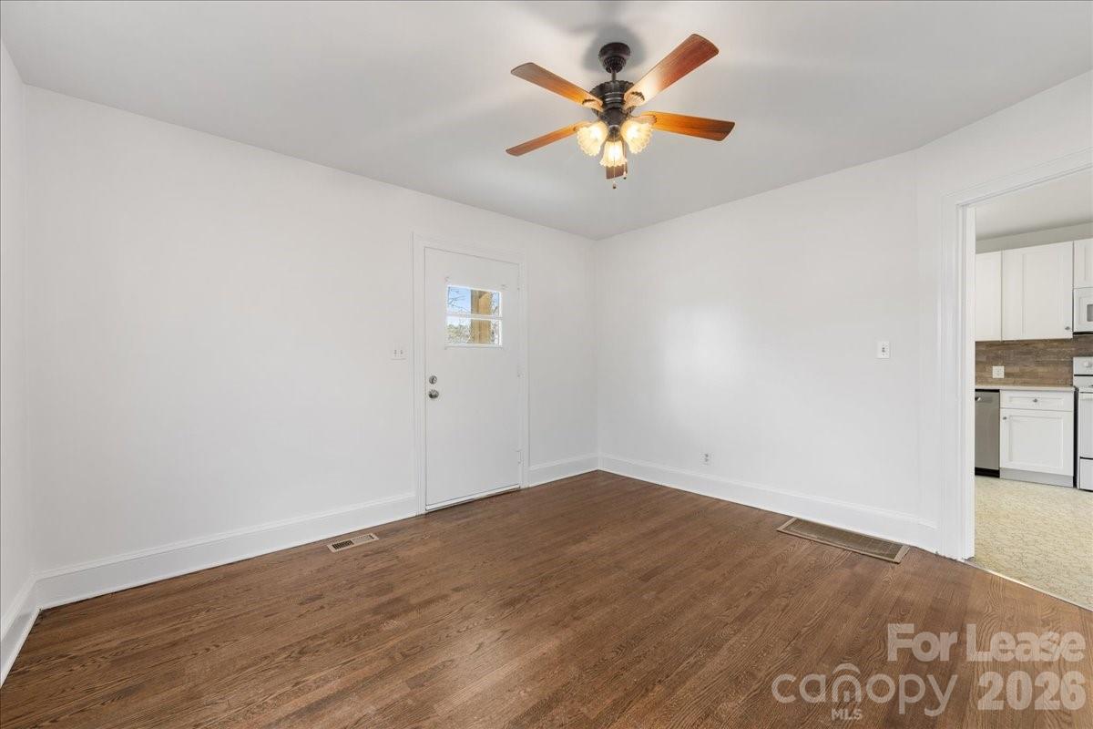 5711 Oak Drive Charlotte NC 28216