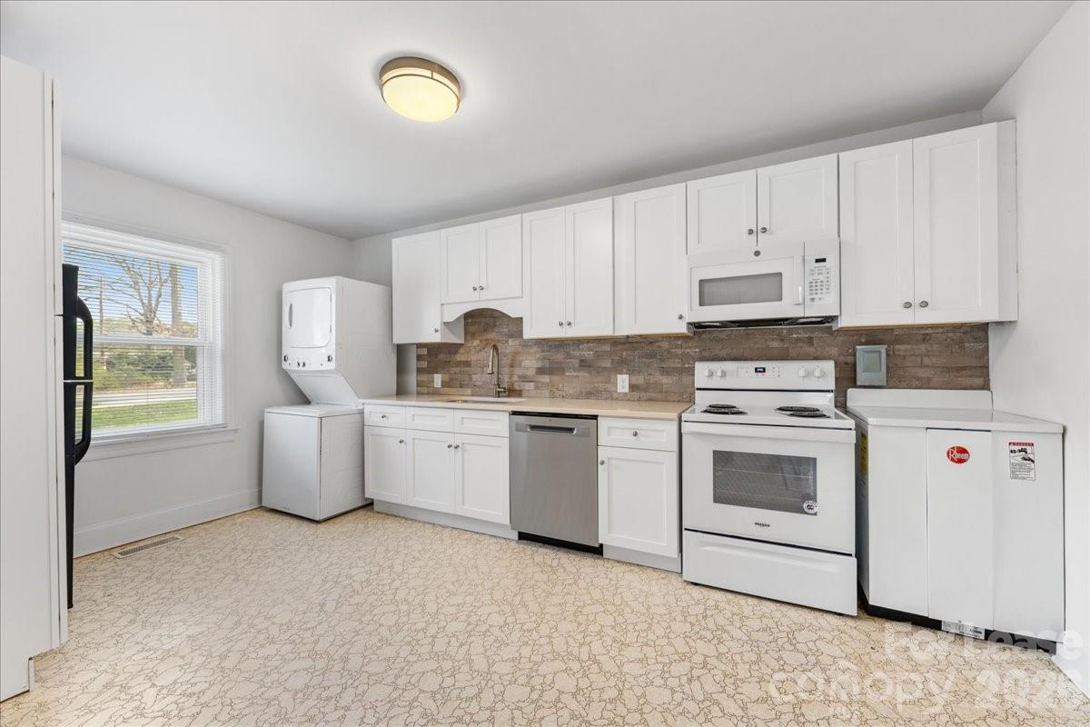 5711 Oak Drive Charlotte NC 28216