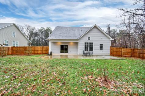 10615 Forest Drive Matthews NC 28105
