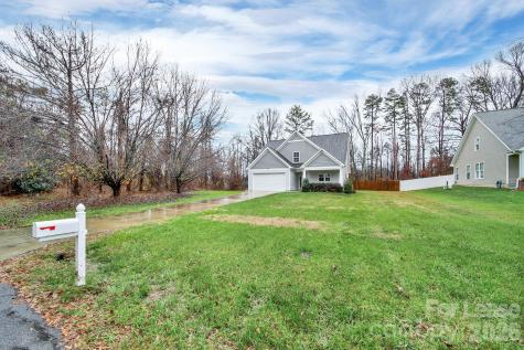 10615 Forest Drive Matthews NC 28105