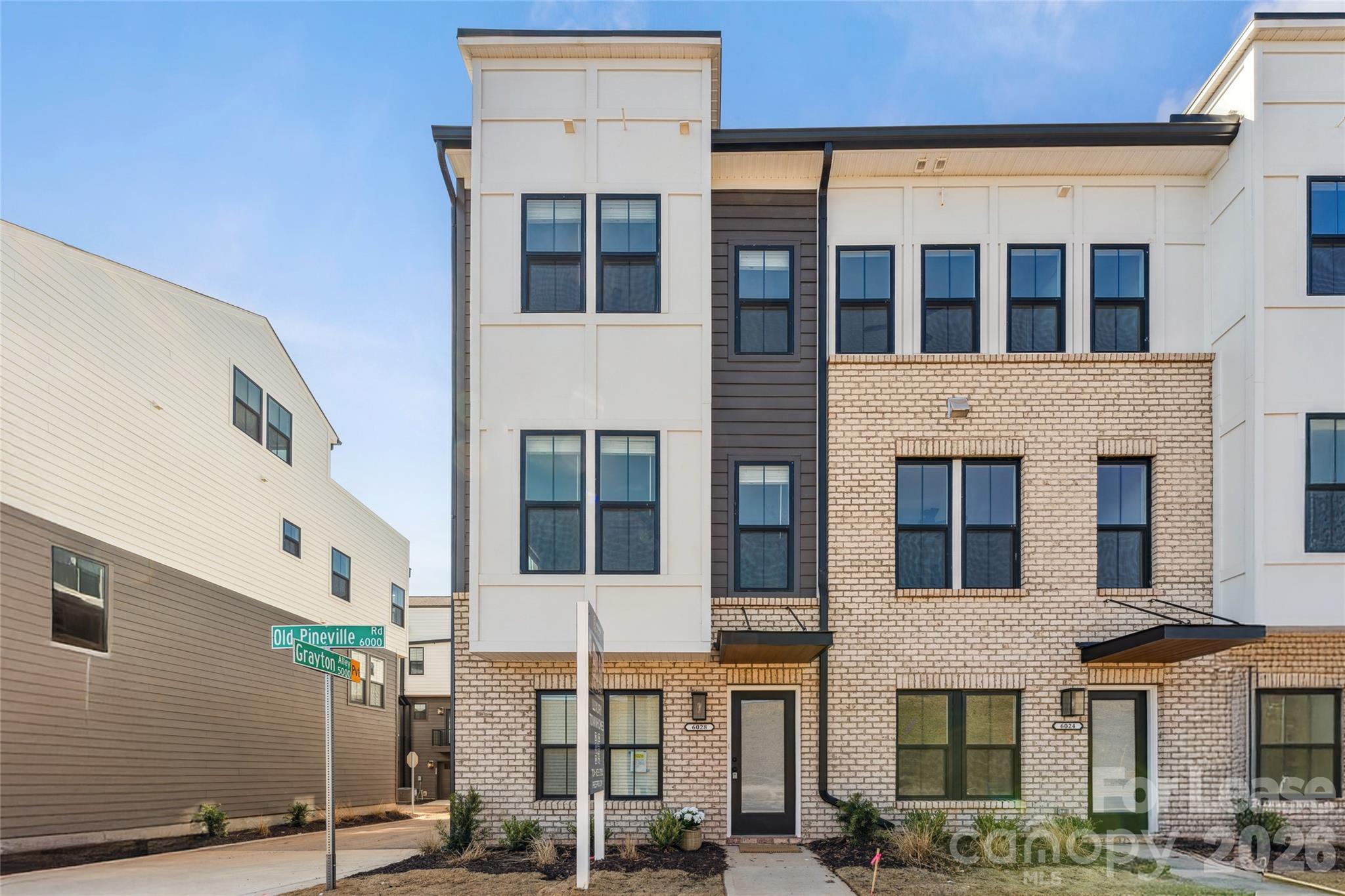5015 Grayton Alley Charlotte NC 28206