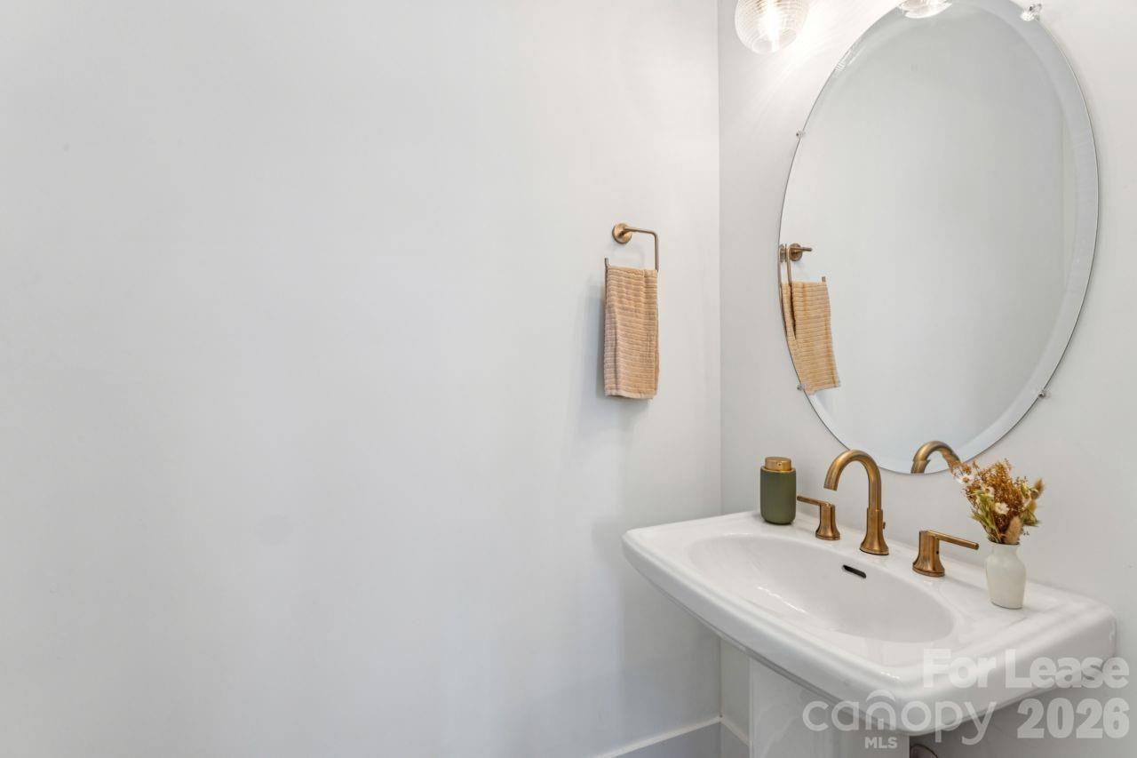 5015 Grayton Alley Charlotte NC 28206