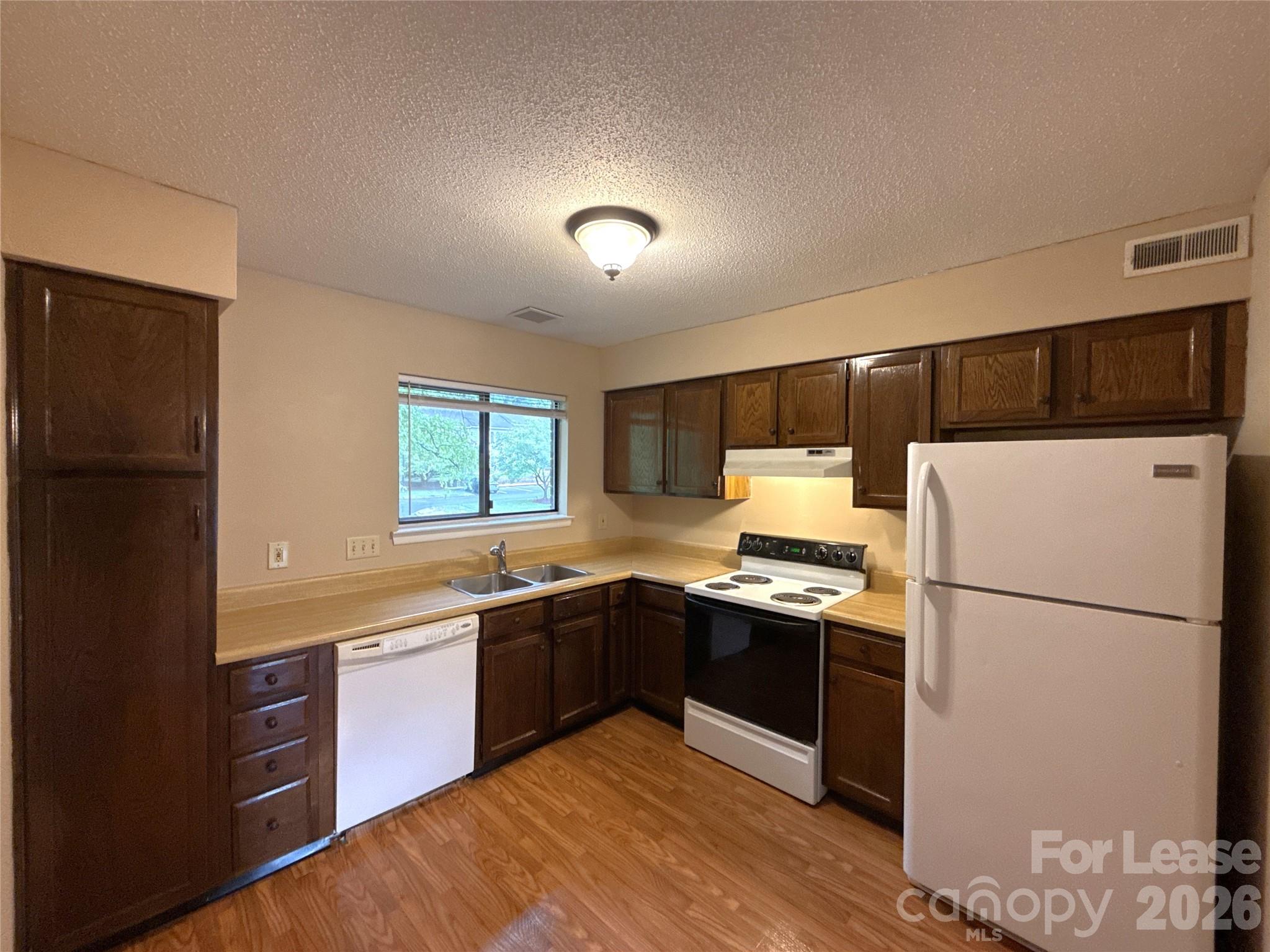 2800 Heathstead Place Charlotte NC 28210