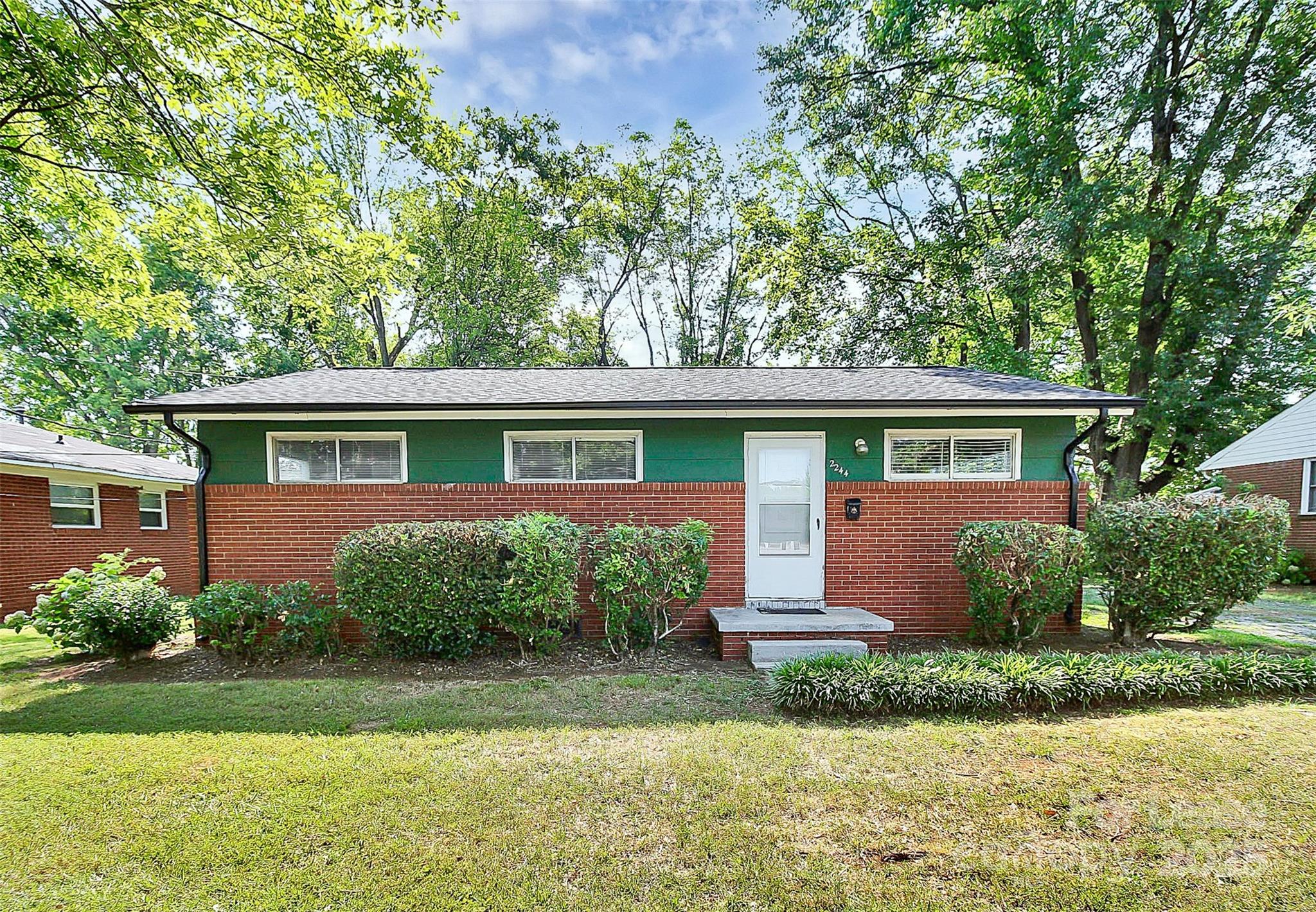 2244 English Drive Charlotte NC 28216