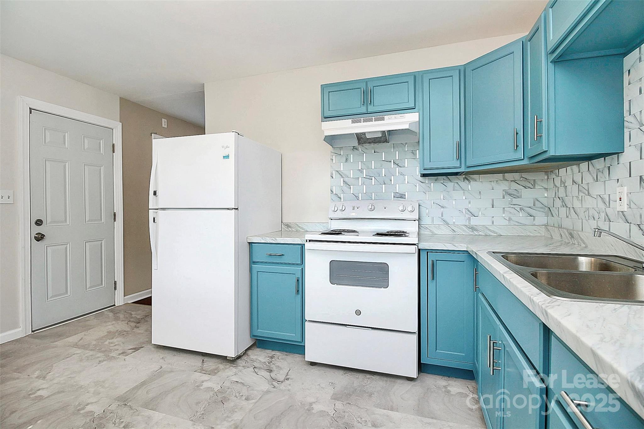 2244 English Drive Charlotte NC 28216
