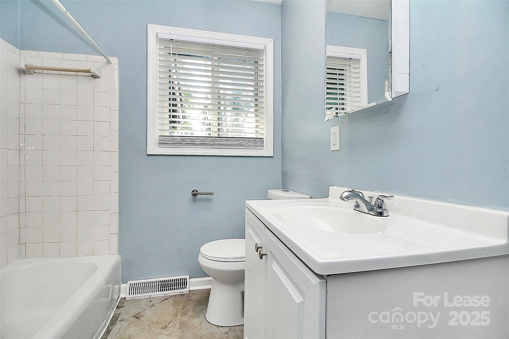 2244 English Drive Charlotte NC 28216