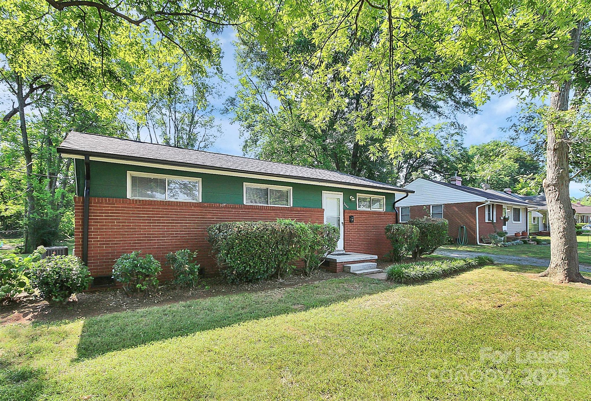 2244 English Drive Charlotte NC 28216