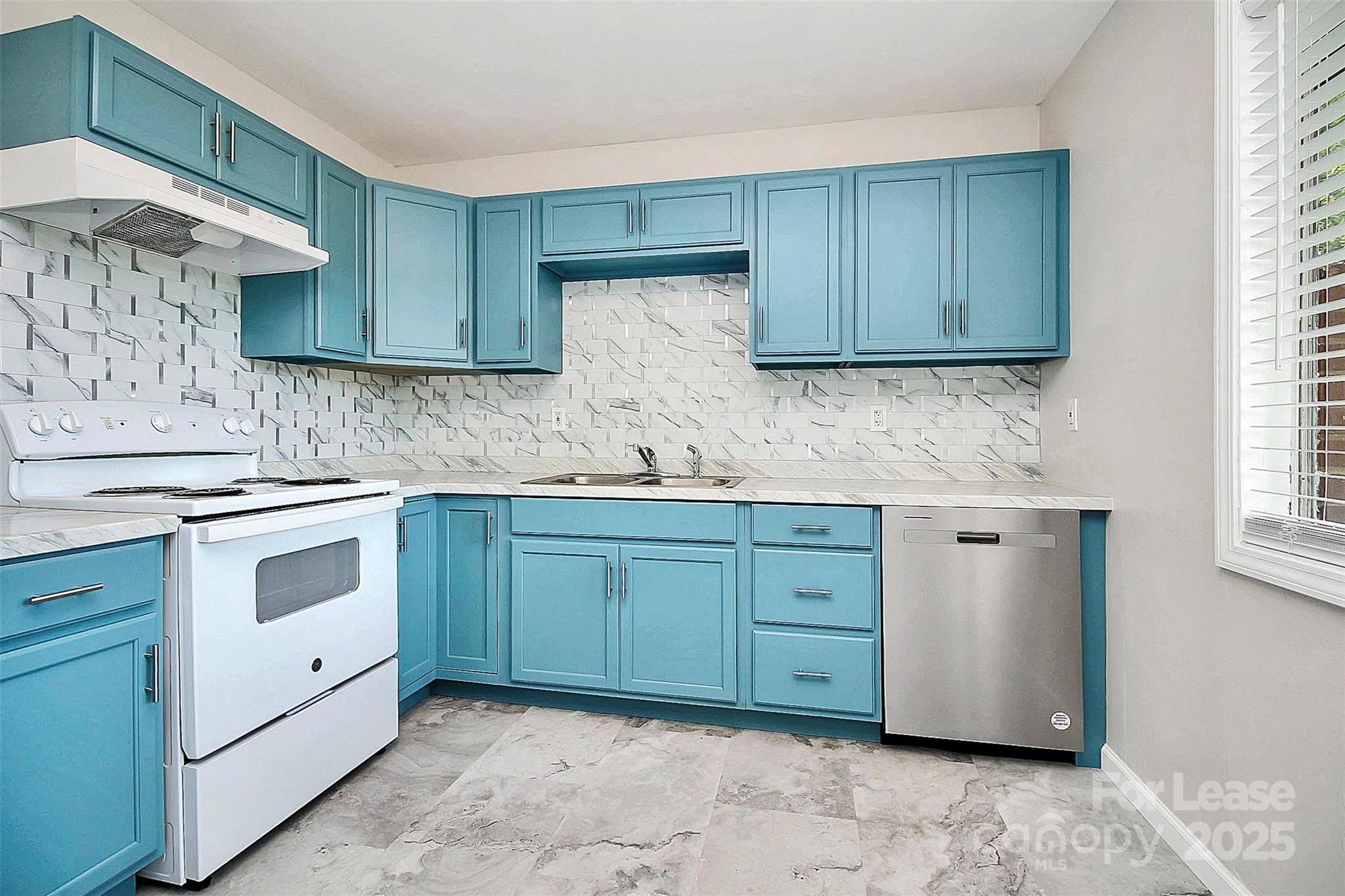 2244 English Drive Charlotte NC 28216