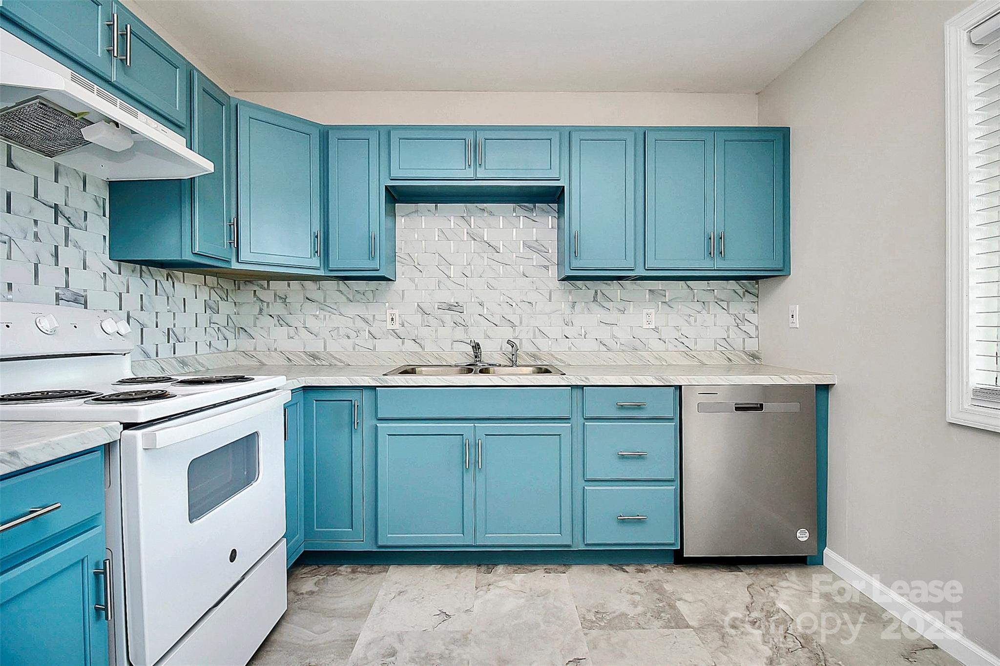 2244 English Drive Charlotte NC 28216