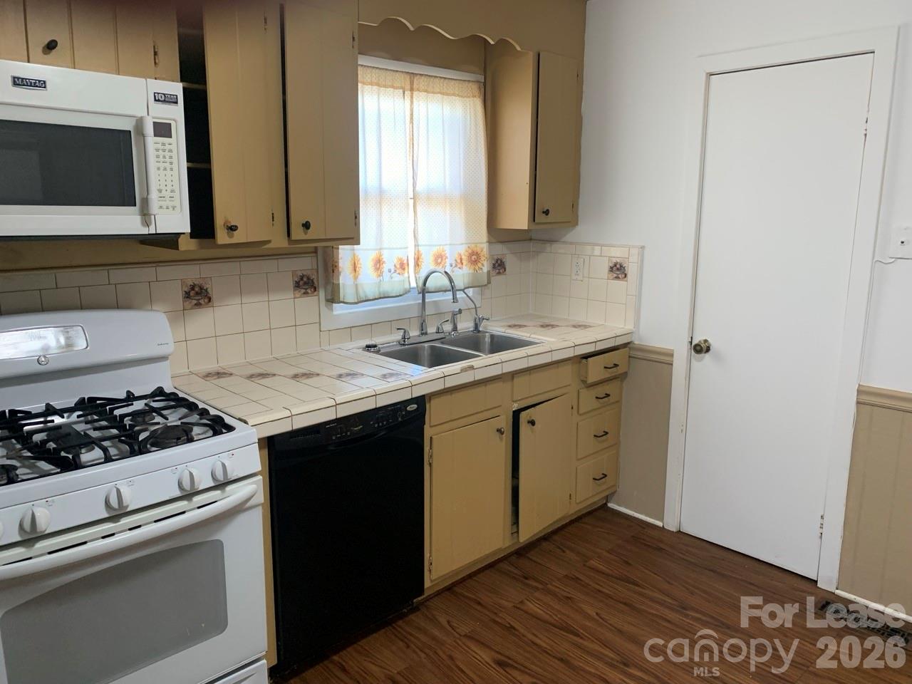 544 N Center Street Statesville NC 28677